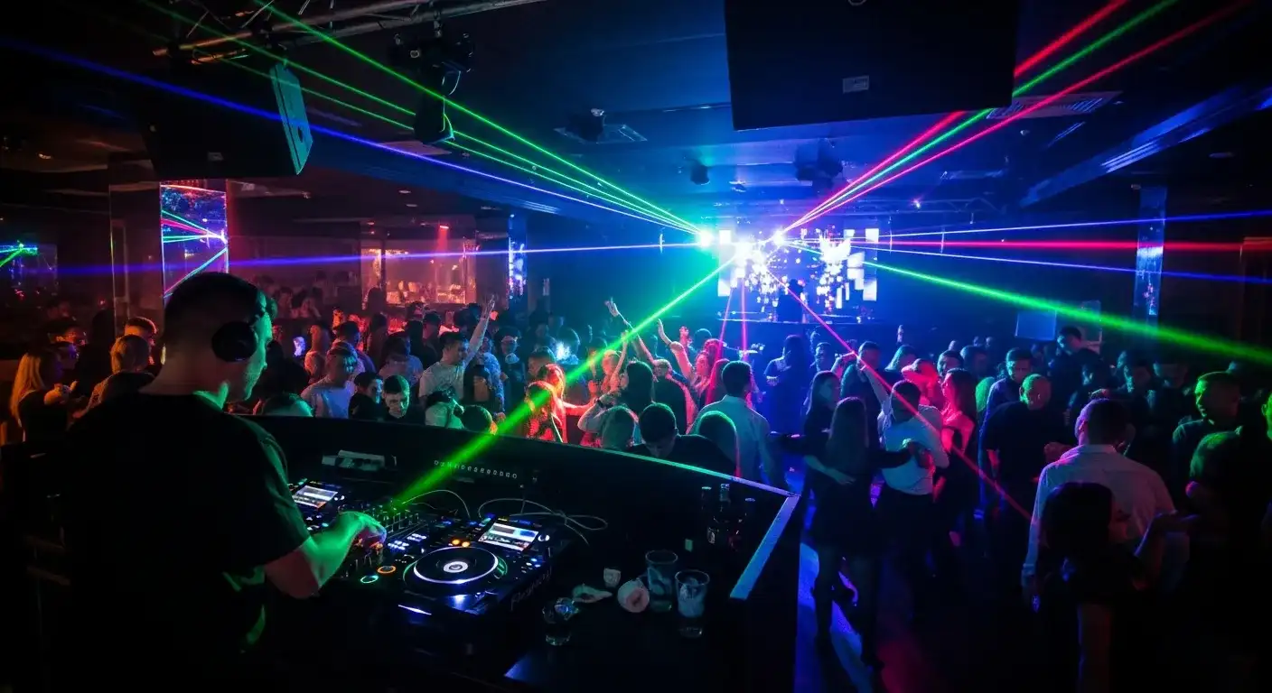 Новогодняя вечеринка в клубе Минска &mdash; танцы и музыка