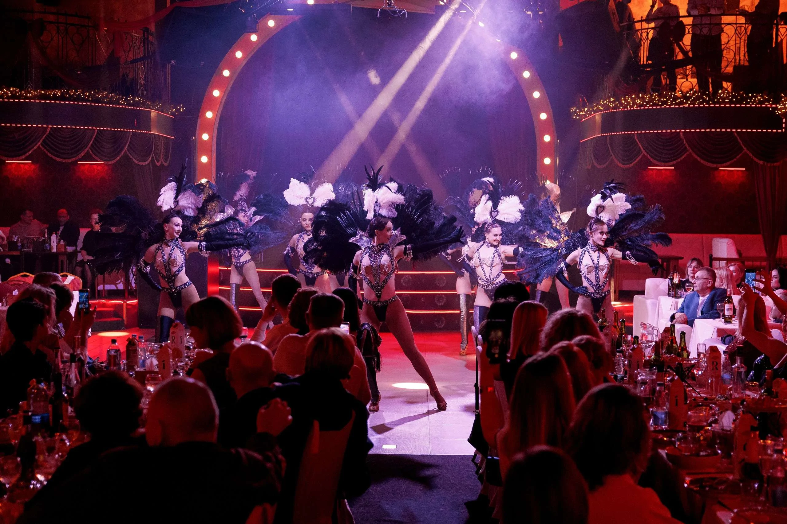 Ужин и эмоции: почему выбирают вечерний ресторан-клуб «Млын Руж»